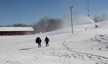 With urban ski parks, it's no longer necessary to travel to faraway mountain resorts to hit the slopes.