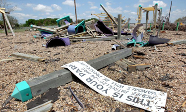 A 4-year-old who lost his father in the West, Texas, explosion raises more than $100,000 to rebuild the destroyed city park in his honor.