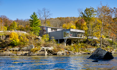 The location of the visitor’s center close to the Youghiogheny River means that it is particularly important to manage stormwater flow from the building’s roof.